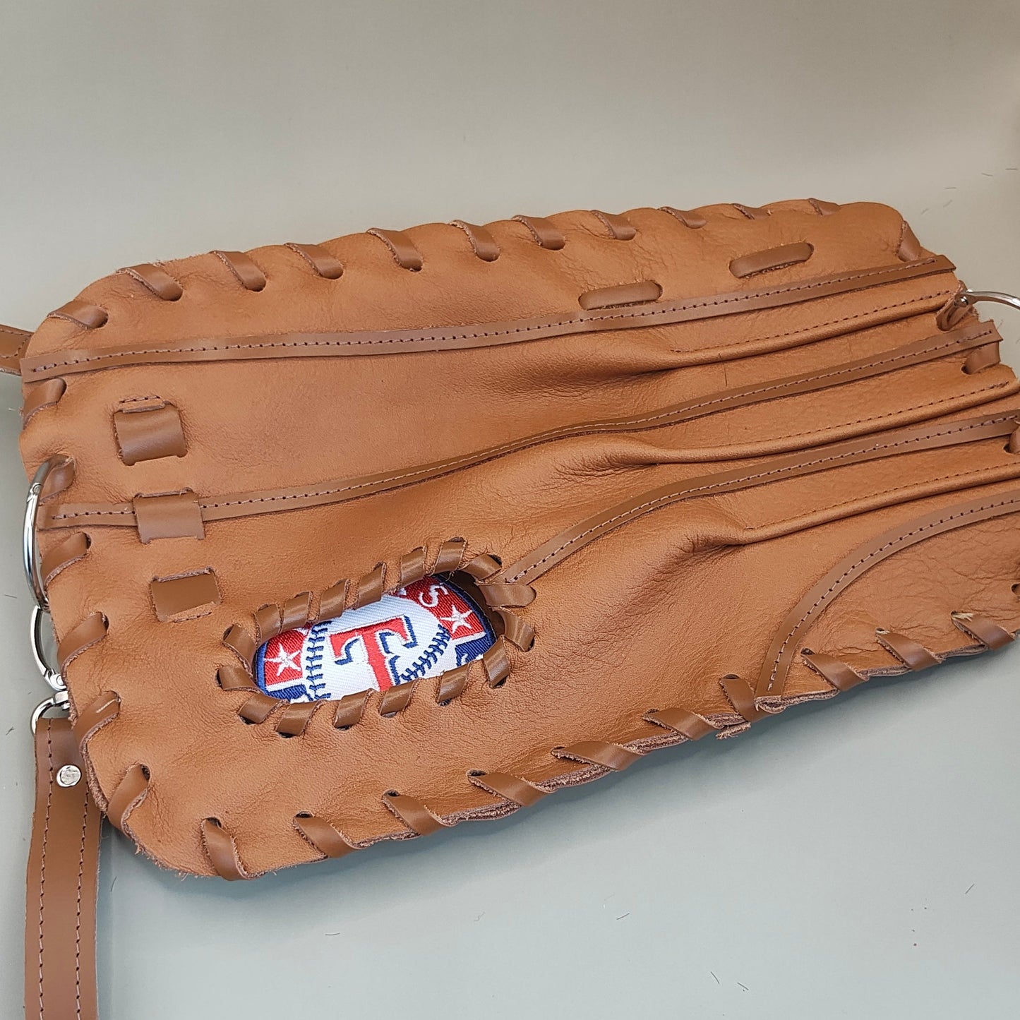 Finger Glove Purse - Texas Rangers T