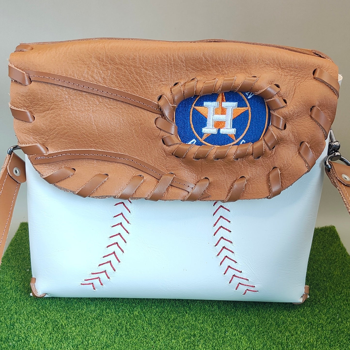 Walk Off Purse Pre-Order