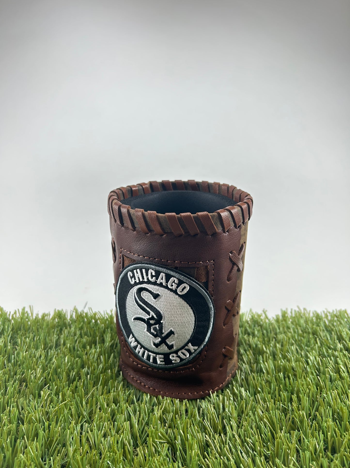 Vintage Pocket Coozie - Chicago White Sox White Center Emblem