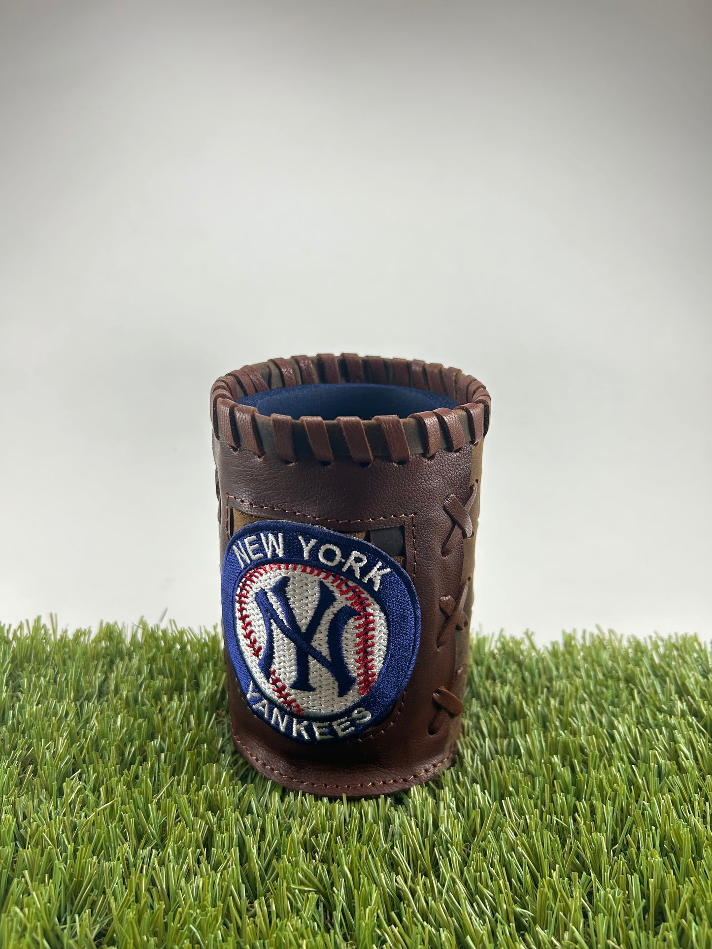 Vintage Pocket Coozie - New York Yankees NY Ball Circle