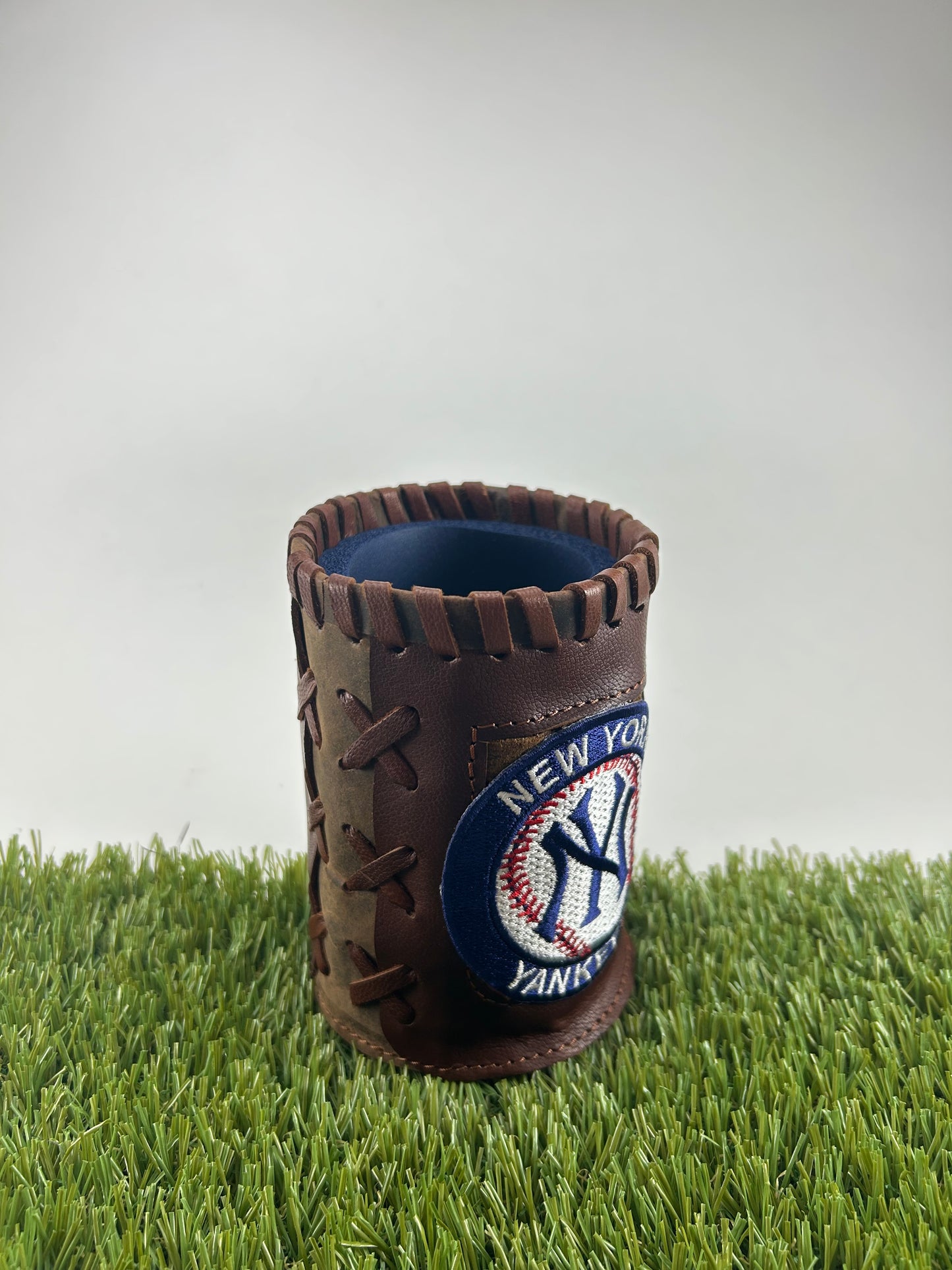 Vintage Pocket Coozie - New York Yankees NY Ball Circle