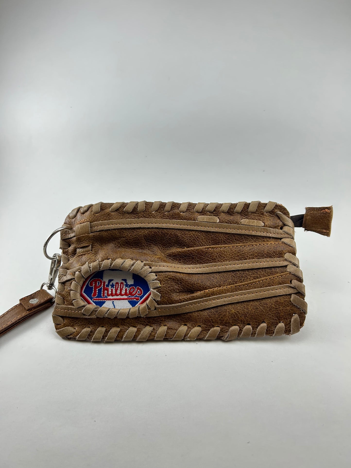 Finger Glove Wristlet - Philadelphia Phillies Diamond