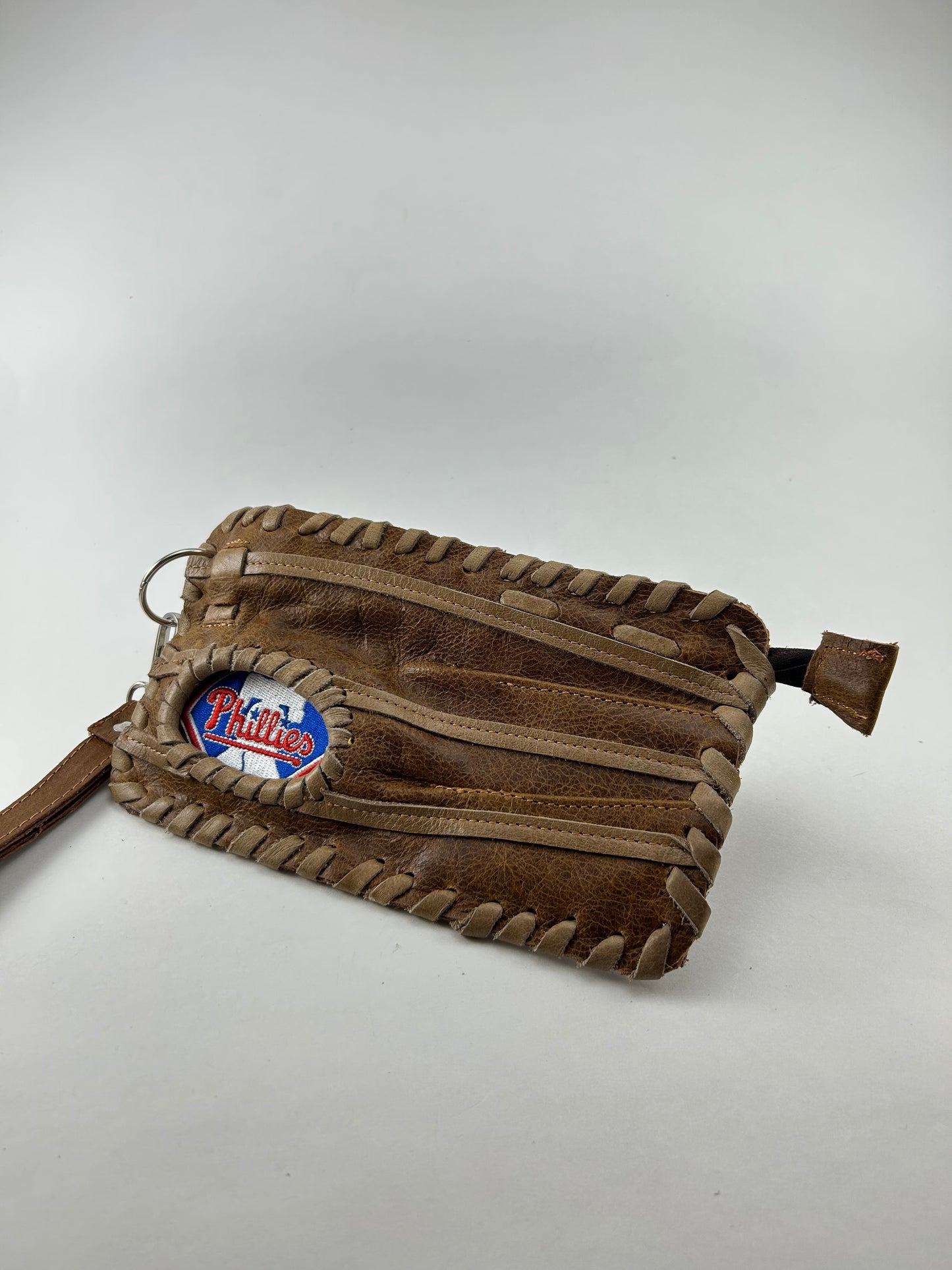 Finger Glove Wristlet - Philadelphia Phillies Diamond