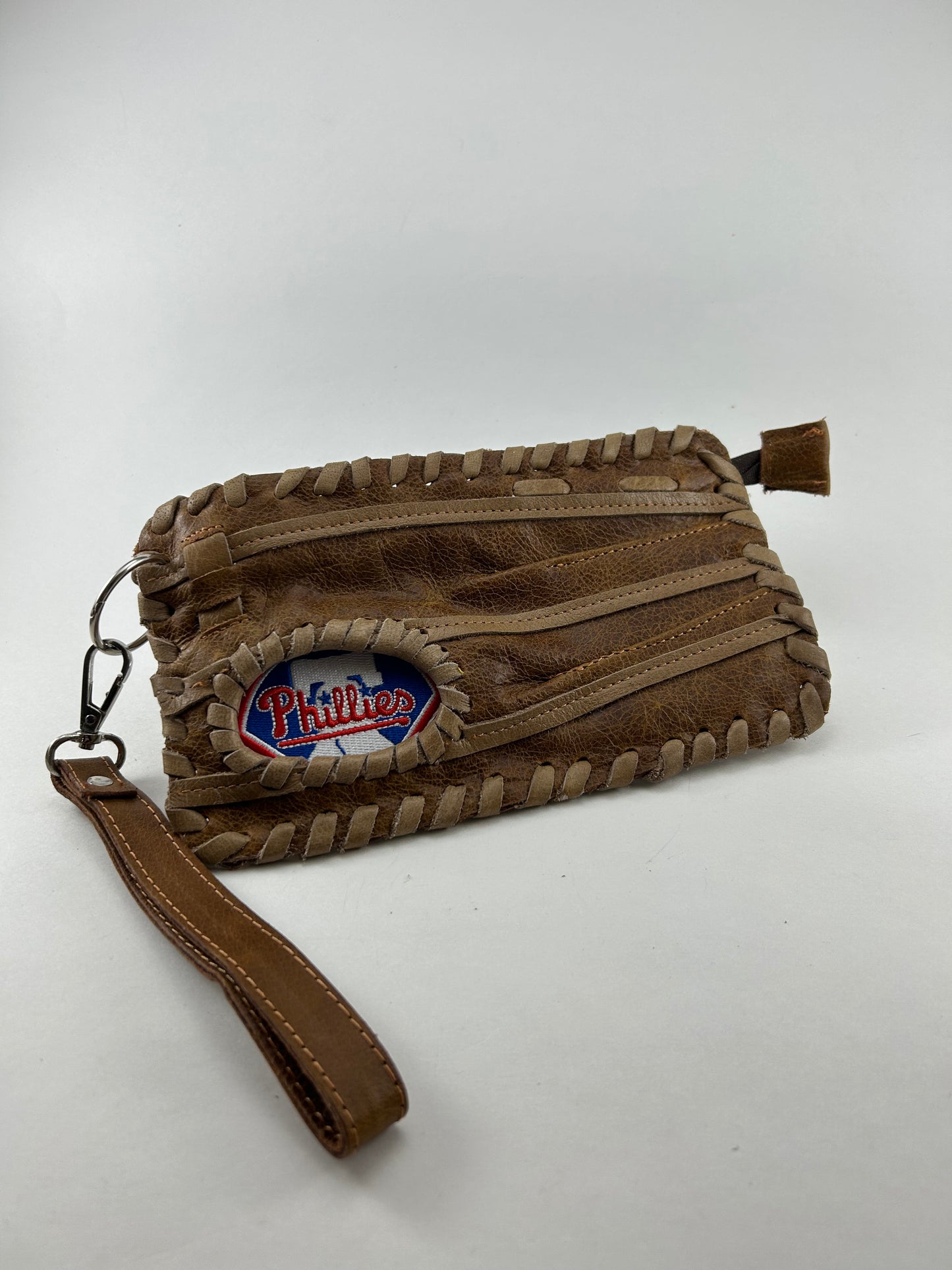 Finger Glove Wristlet - Philadelphia Phillies Diamond