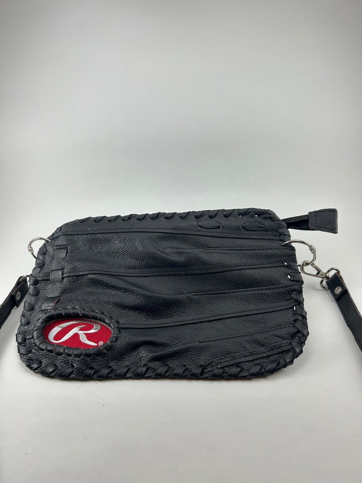 Black Finger Glove Purse - Rawlings R Grayscale