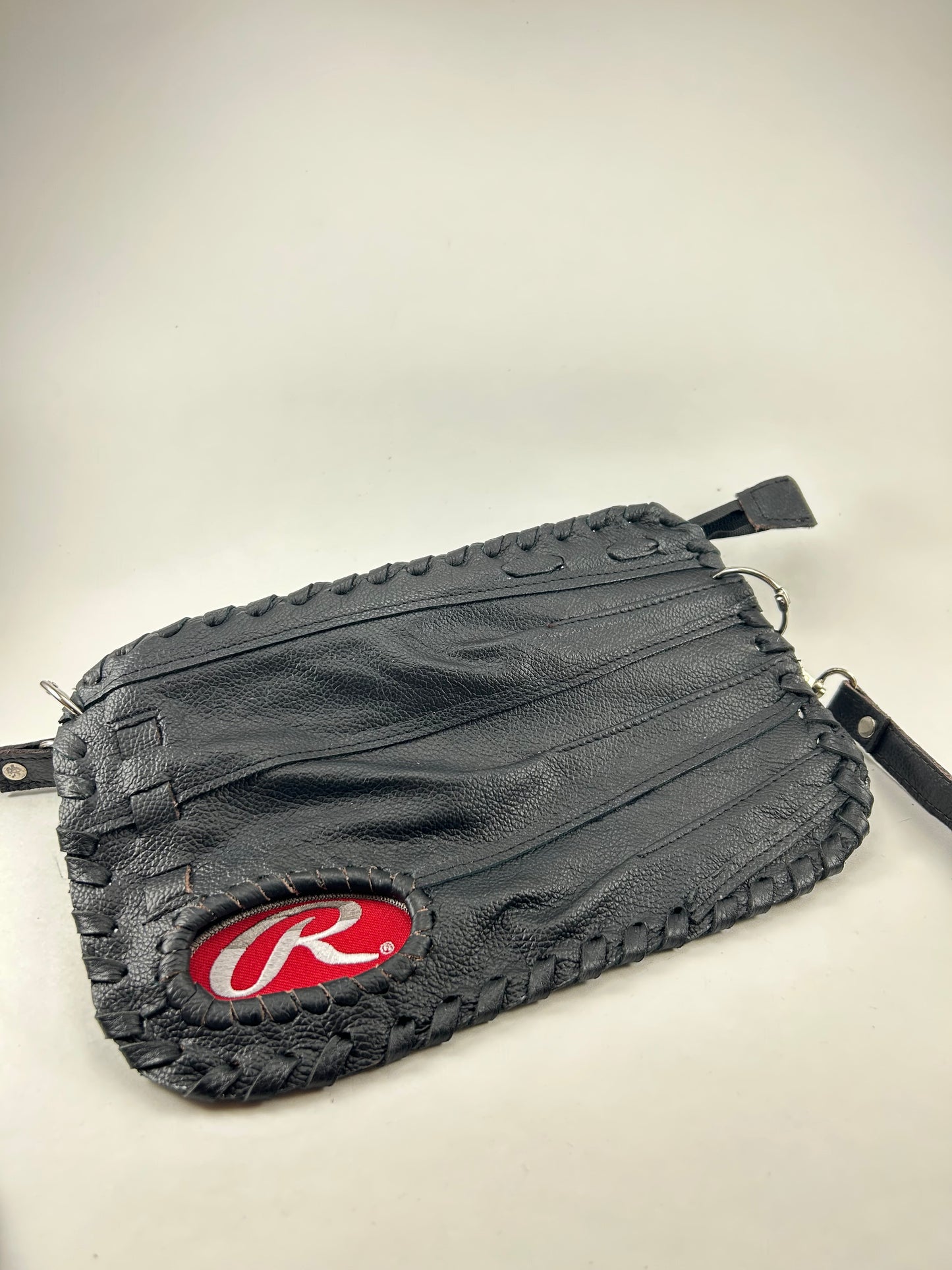 Black Finger Glove Purse - Rawlings R Grayscale