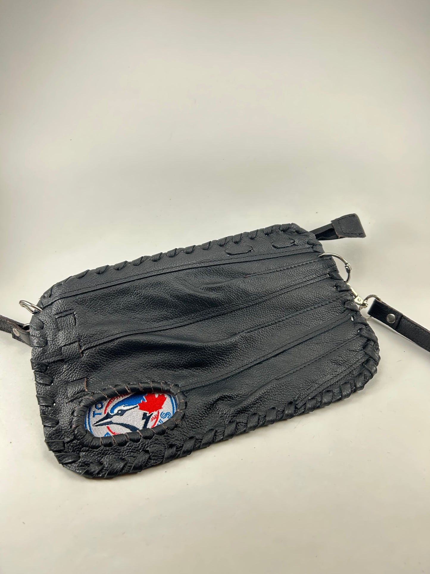 Black Finger Glove Purse - Toronto Blue Jays Round