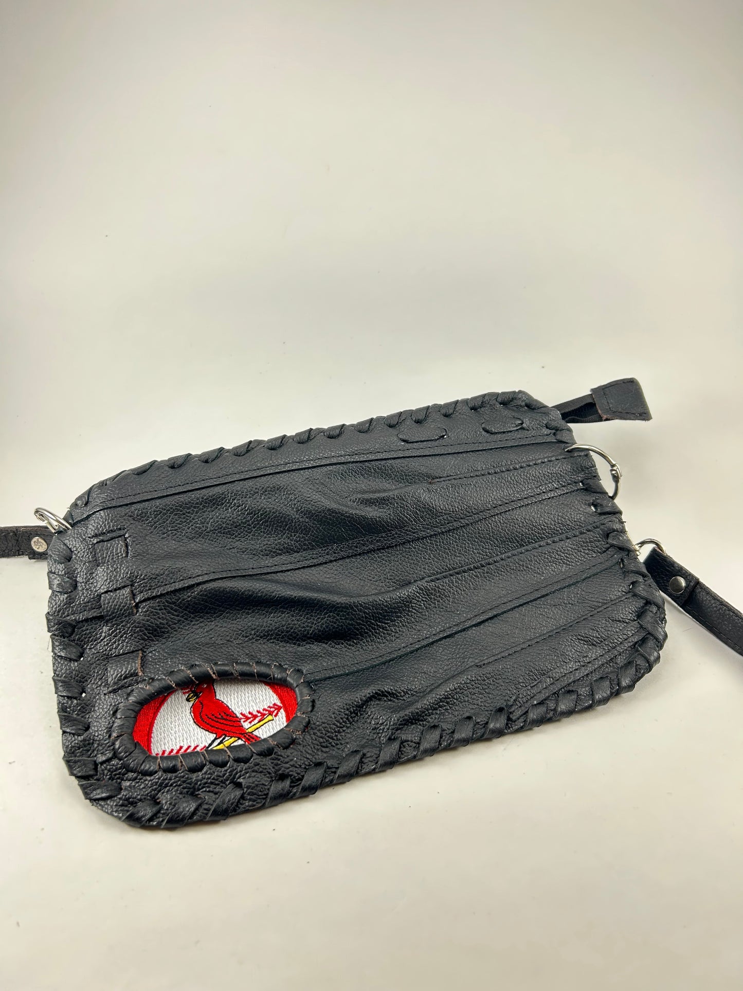 Black Finger Glove Purse - St. Louis Cardinals Round White Center