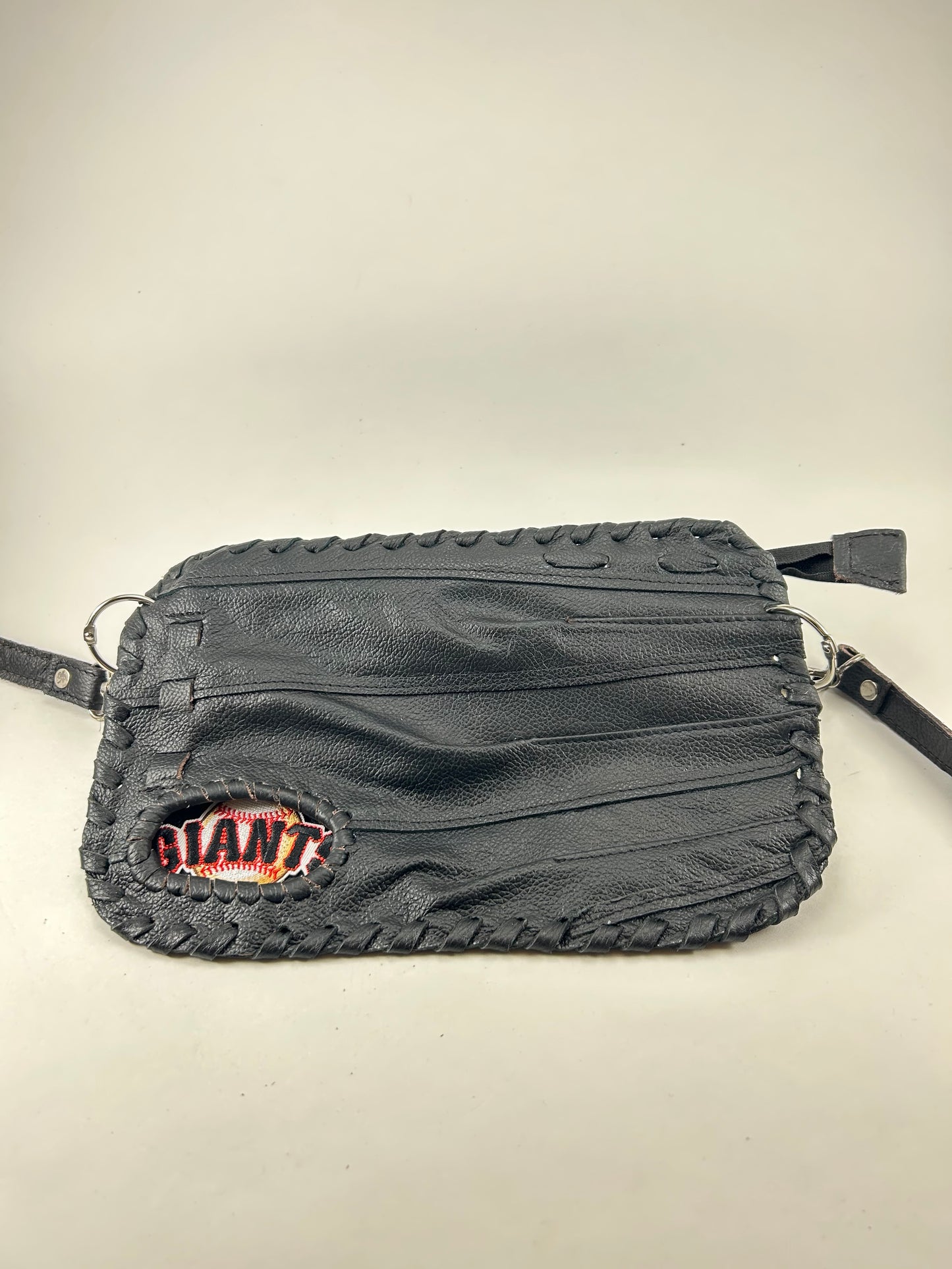Black Finger Glove Purse - San Francisco Giants Baseball